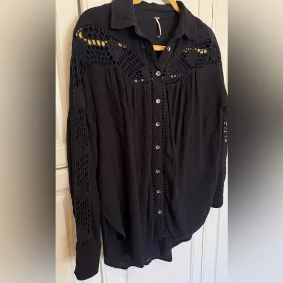 Free People Women’s Black Button Down Longsleeve Top Size XS Oversized Layer - Picture 1 of 9